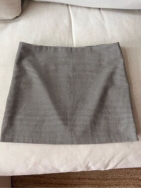 H&M Black and White Mini Skirt with Houndstooth Print